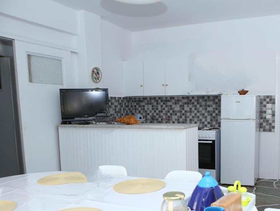 Holiday home White In Olive Trees And Seaview To Panagia Almiropotamos