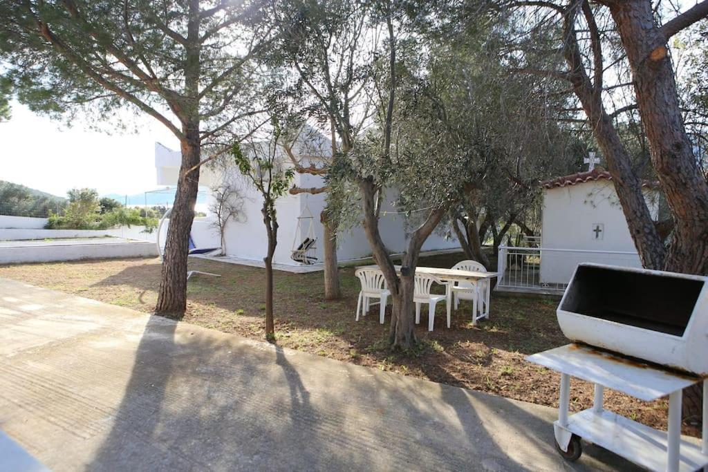 White In Olive Trees And Seaview To Panagia Holiday home *